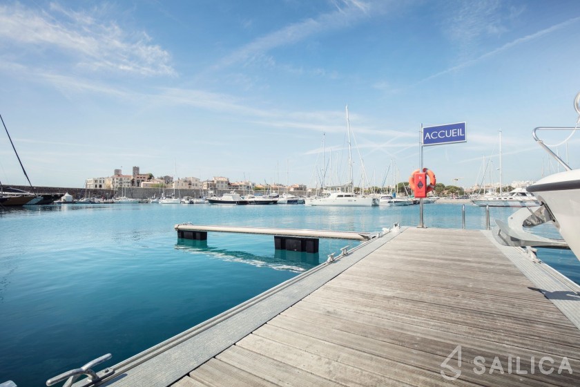 Ferretti Custom Line Navetta - Yacht Charter Sailica