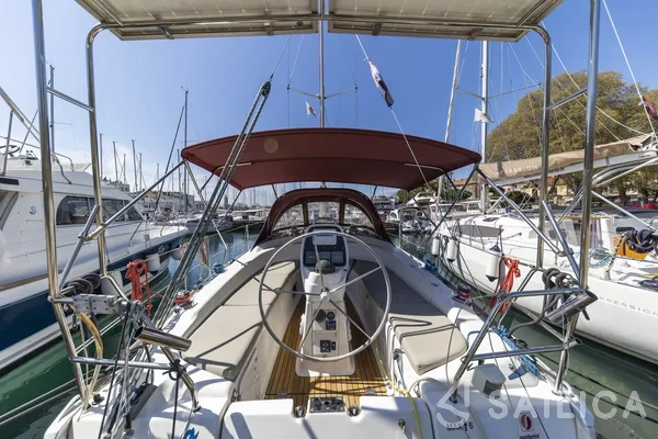 Bavaria 34 Cruiser - Yacht Charter Sailica