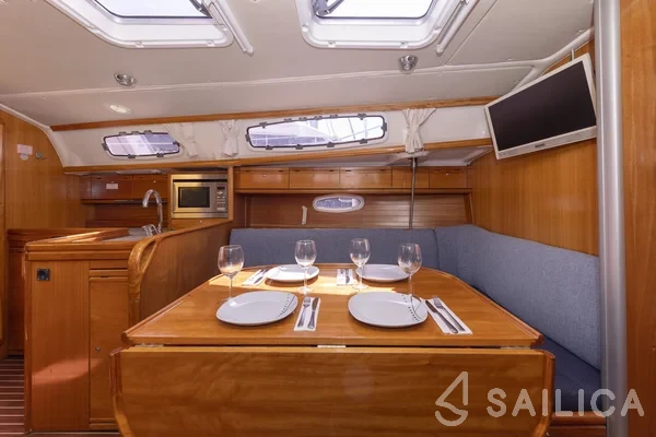 Bavaria 34 Cruiser - Yacht Charter Sailica