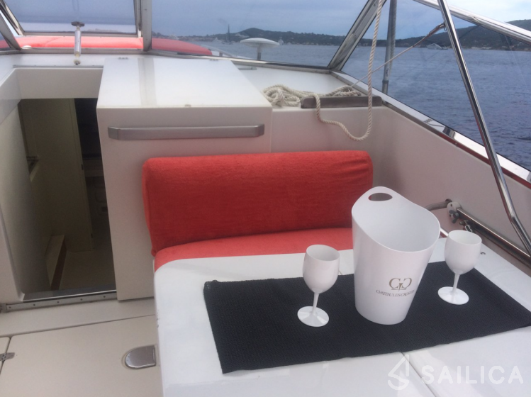 Itama 38 - Yacht Charter Sailica