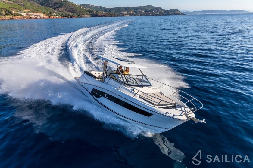 Cap Camarat 10.5 WA - Yacht Charter Sailica