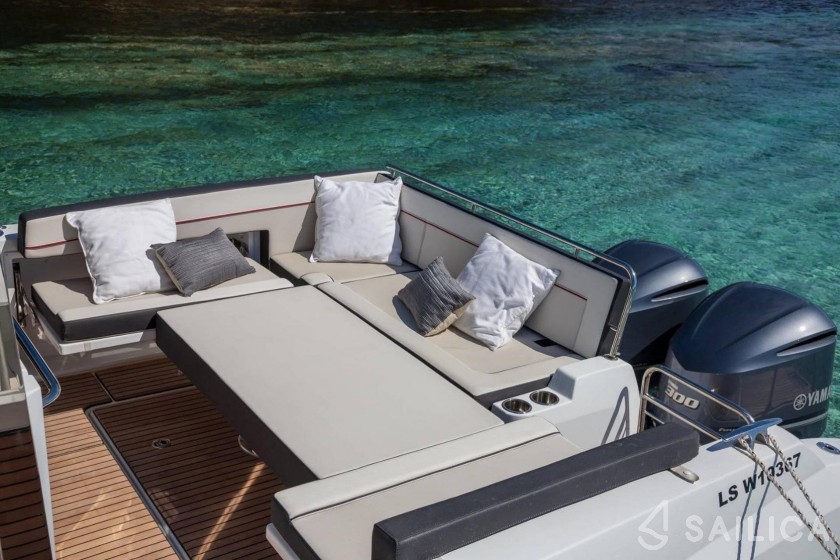 Cap Camarat 10.5 WA - Yacht Charter Sailica