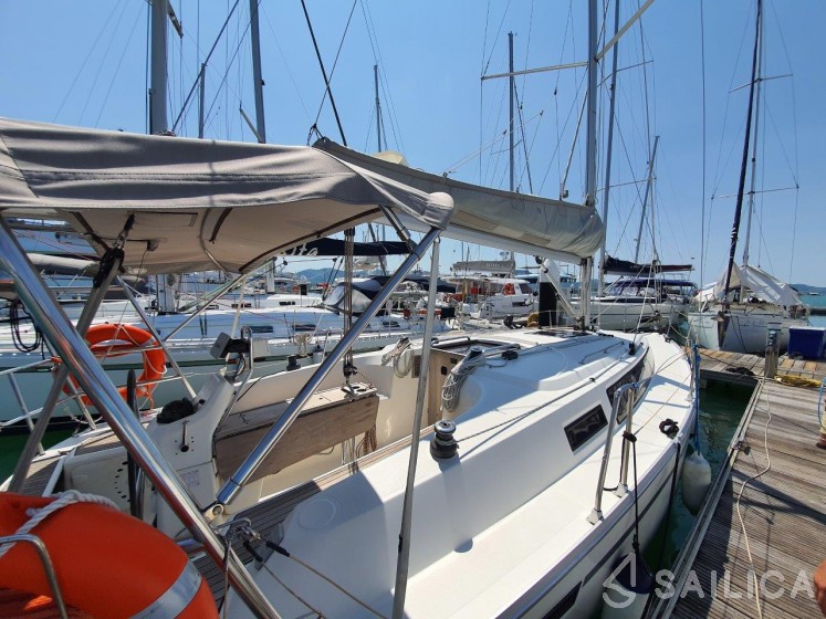Bavaria Cruiser 33 - Yacht Charter Sailica