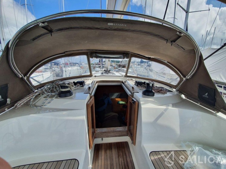 Bavaria Cruiser 46 - 3 cab. - Yacht Charter Sailica