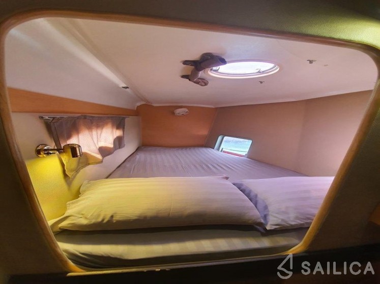 Mahe 36 - 3 cab. - Yacht Charter Sailica