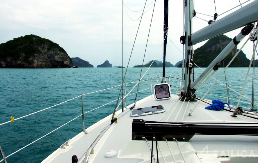 Catalina 375 - Yacht Charter Sailica