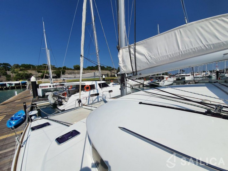 Lagoon 380 - 4 + 2 cab. - Yacht Charter Sailica