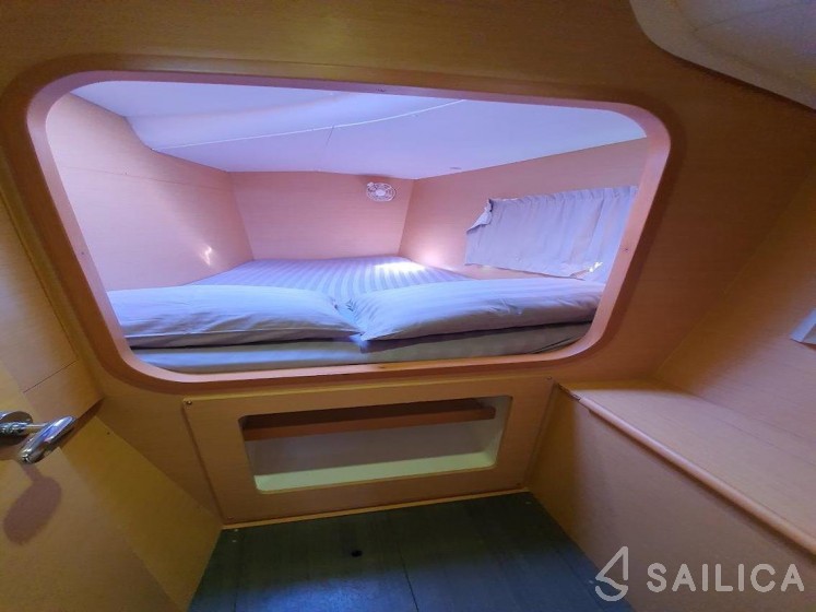 Lagoon 380 - 4 + 2 cab. - Yacht Charter Sailica