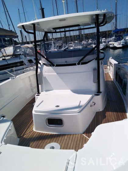 Cap Camarat 9.0 WA - Yacht Charter Sailica