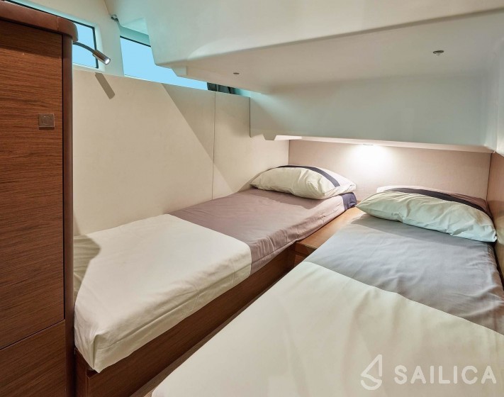 Jeanneau NC-11 - Yacht Charter Sailica