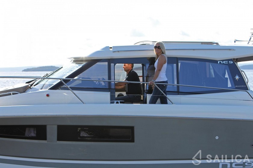 Jeanneau NC 9 - Yacht Charter Sailica