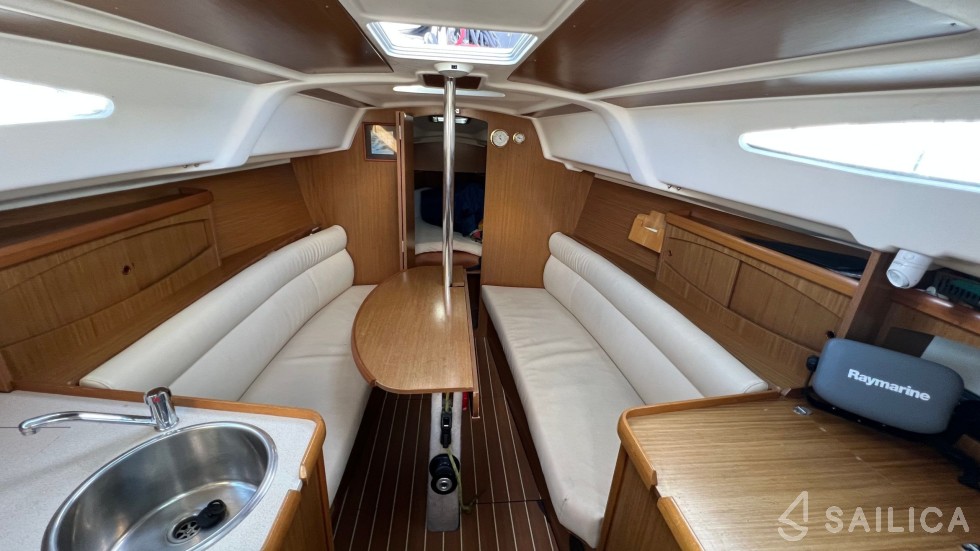 Sun Odyssey 29.2 - Yacht Charter Sailica