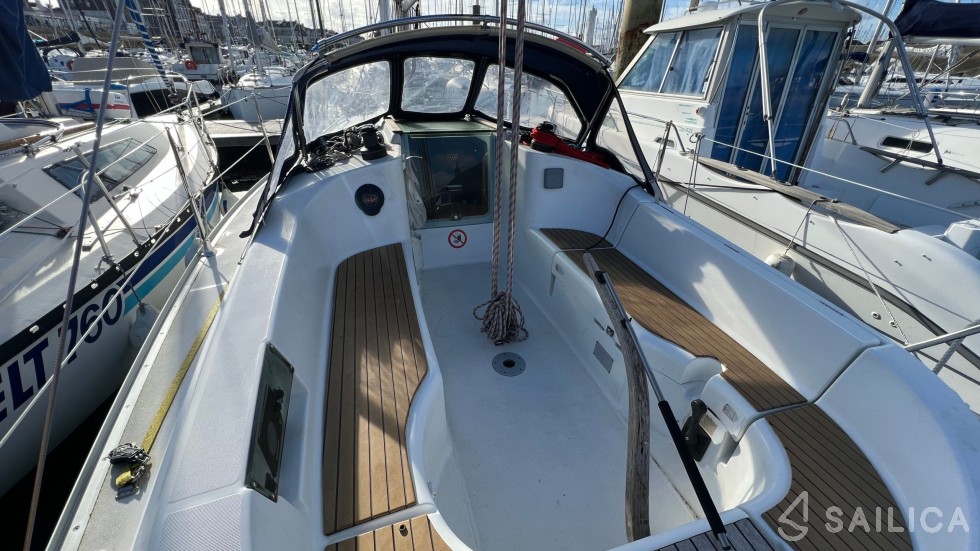 Sun Odyssey 29.2 - Yacht Charter Sailica