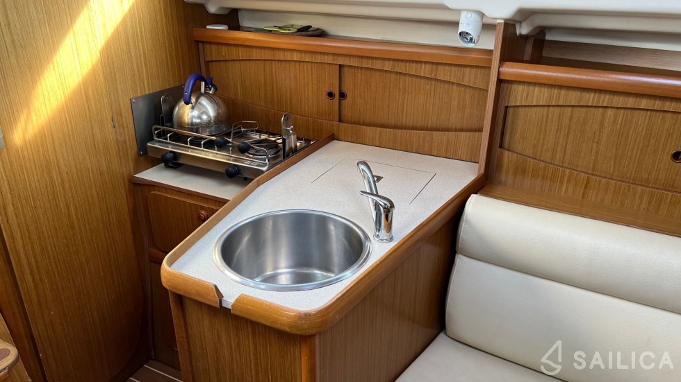 Sun Odyssey 29.2 - Yacht Charter Sailica