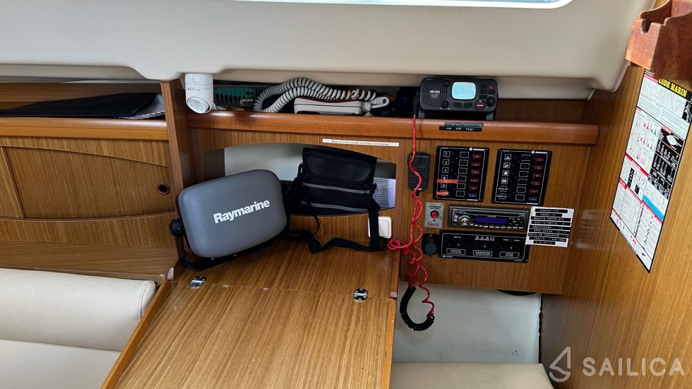 Sun Odyssey 29.2 - Yacht Charter Sailica
