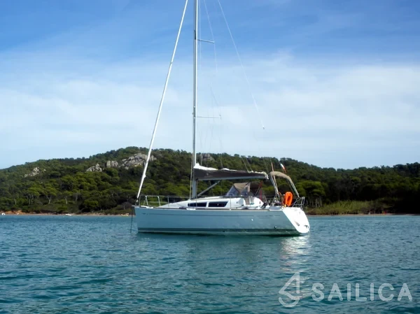 Sun Odyssey 30i - Yacht Charter Sailica