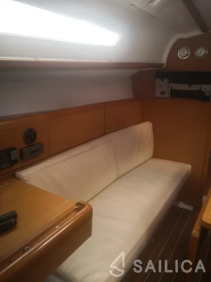 Sun Odyssey 30i - Yacht Charter Sailica