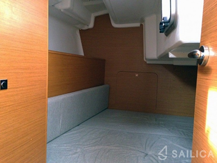 Sun Odyssey 30 - Yacht Charter Sailica