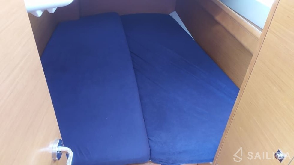 Sun Odyssey 379 - Yacht Charter Sailica