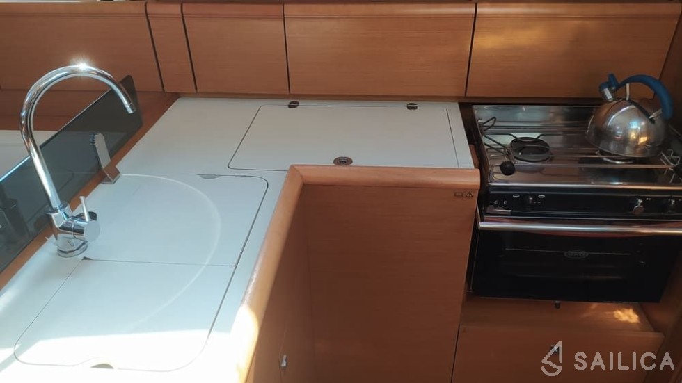 Sun Odyssey 379 - Yacht Charter Sailica