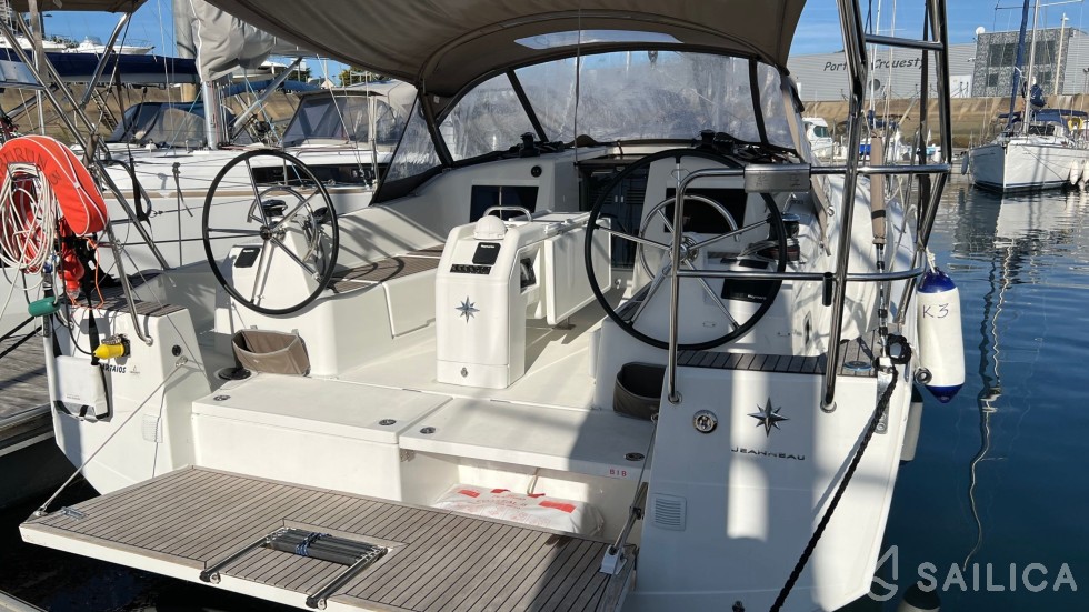 Sun Odyssey 410 - Yacht Charter Sailica