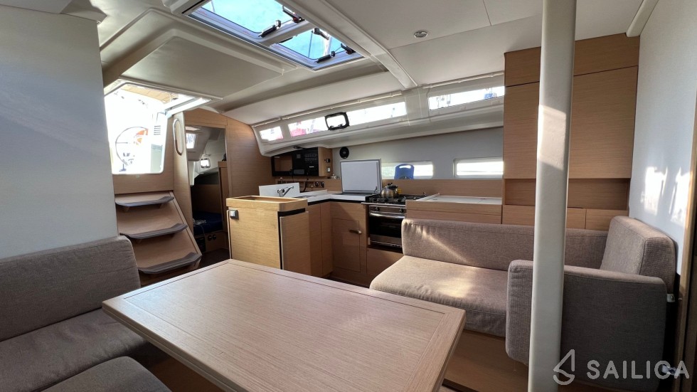 Sun Odyssey 410 - Yacht Charter Sailica
