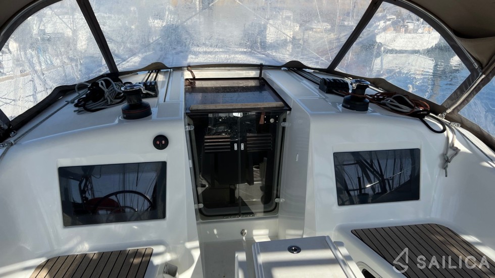 Sun Odyssey 410 - Yacht Charter Sailica