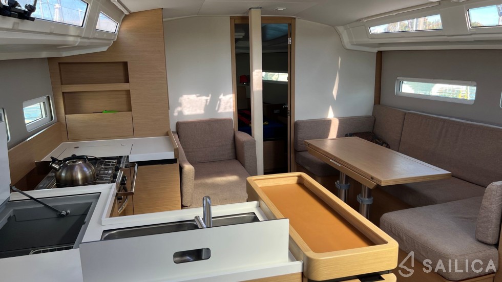 Sun Odyssey 410 - Yacht Charter Sailica