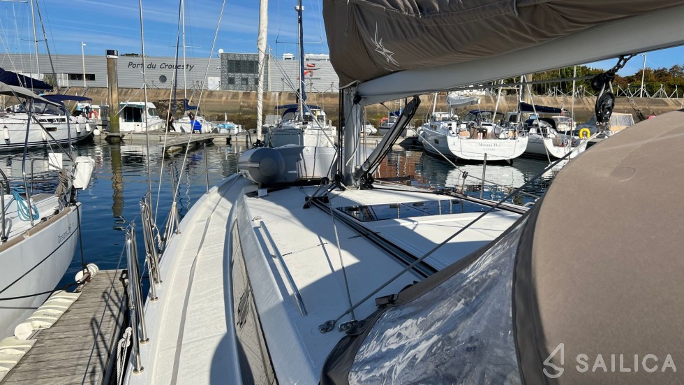 Sun Odyssey 410 - Yacht Charter Sailica