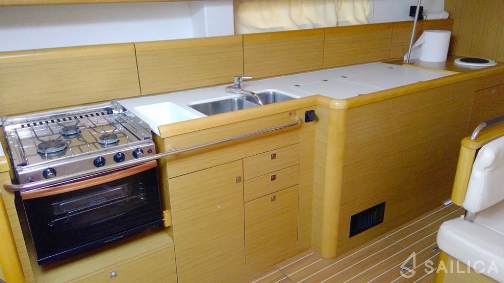 Sun Odyssey 44i - Yacht Charter Sailica