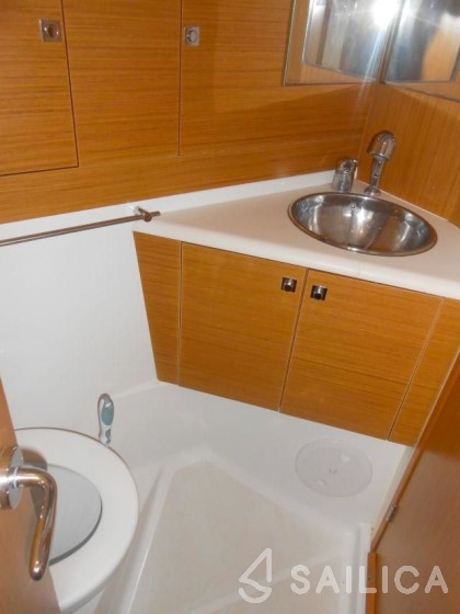 Sun Odyssey 44i - Yacht Charter Sailica