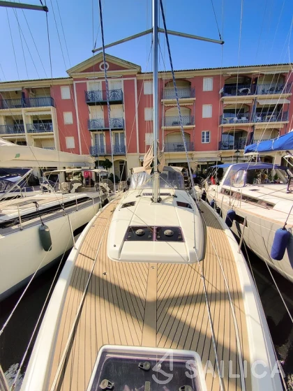 Sun Odyssey 440 - Photo #28 Sun Odyssey 440 - Yacht Charter Sailica