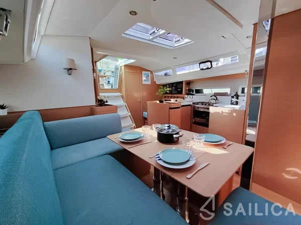 Sun Odyssey 440 - Photo #25 Sun Odyssey 440 - Yacht Charter Sailica