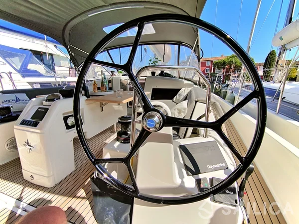 Sun Odyssey 440 - Photo #31 Sun Odyssey 440 - Yacht Charter Sailica