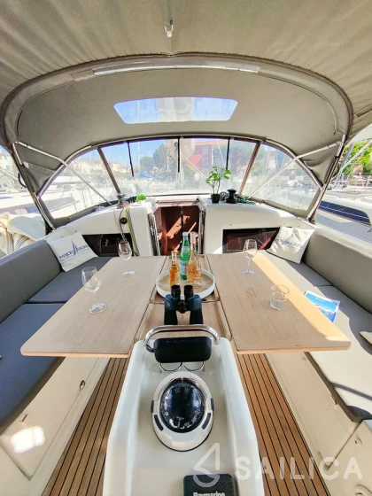 Sun Odyssey 440 - Photo #33 Sun Odyssey 440 - Yacht Charter Sailica