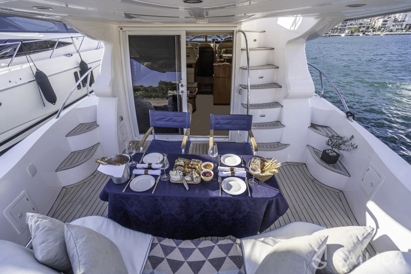 Majesty 50 Fly - Yacht Charter Sailica