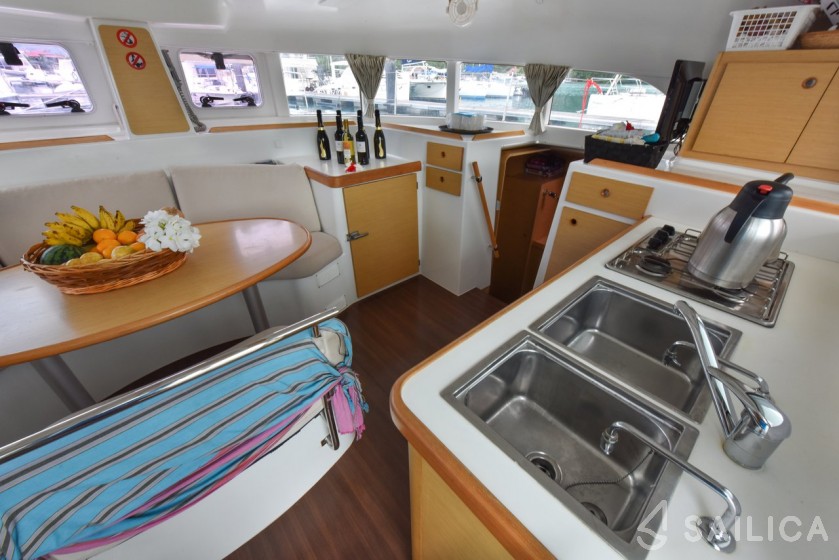 Lagoon 380 - Yacht Charter Sailica
