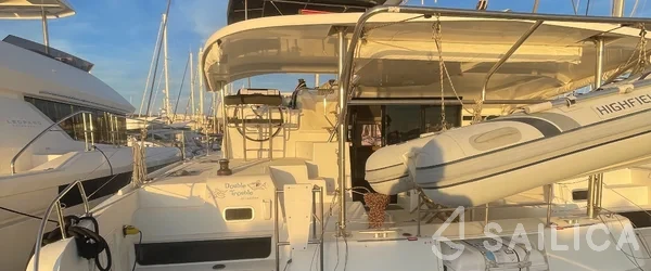 Lagoon 42 - Yacht Charter Sailica