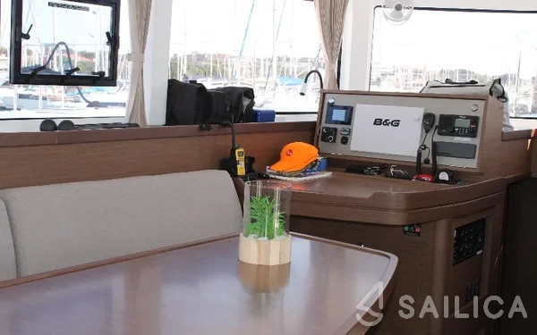 Lagoon 42 - Yacht Charter Sailica