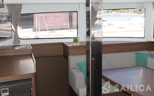 Lagoon 42 - Yacht Charter Sailica