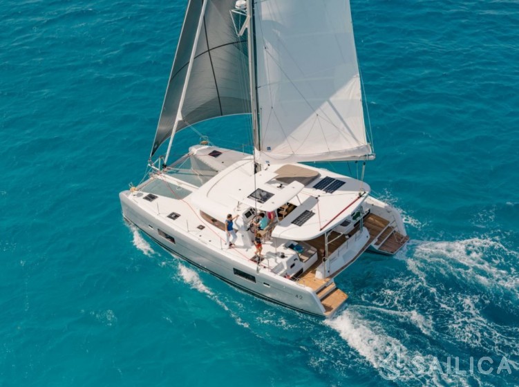 Lagoon 42 - Yacht Charter Sailica