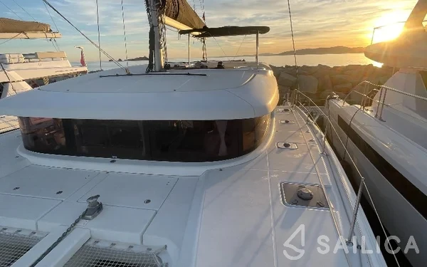 Lagoon 42 - Yacht Charter Sailica