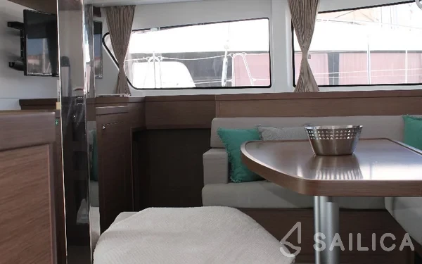 Lagoon 42 - Yacht Charter Sailica