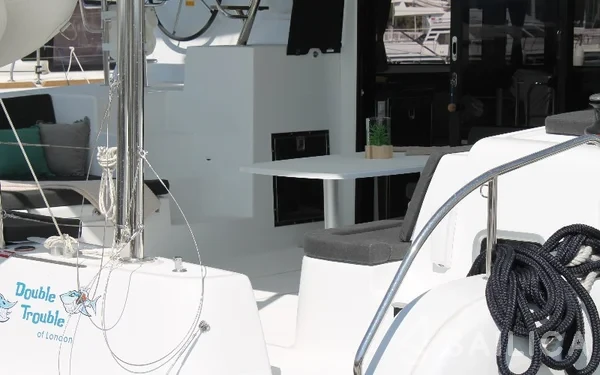 Lagoon 42 - Yacht Charter Sailica