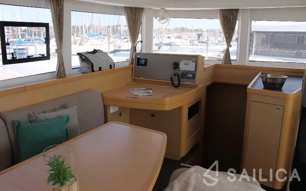 Lagoon 42 - Yacht Charter Sailica