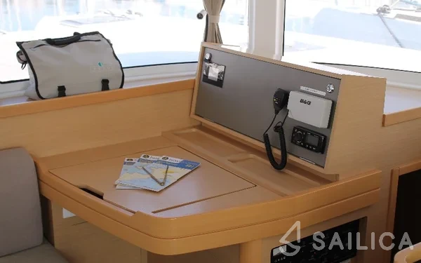 Lagoon 42 - Yacht Charter Sailica