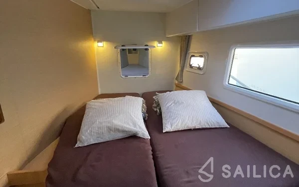 Lagoon 42 - Yacht Charter Sailica