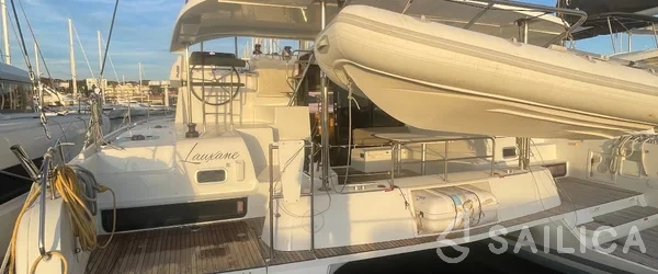 Lagoon 42 - Yacht Charter Sailica