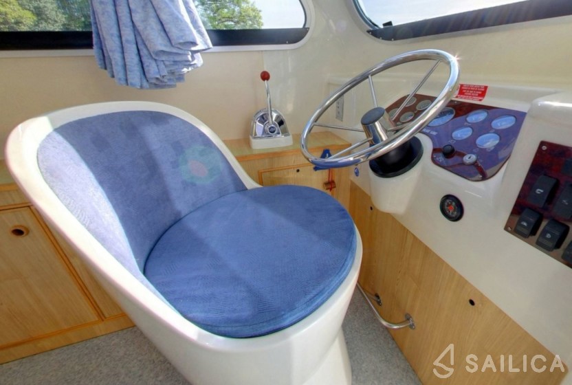 Le Boat Calypso - Yacht Charter Sailica