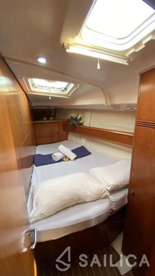 Sun Odyssey 45 - Yacht Charter Sailica